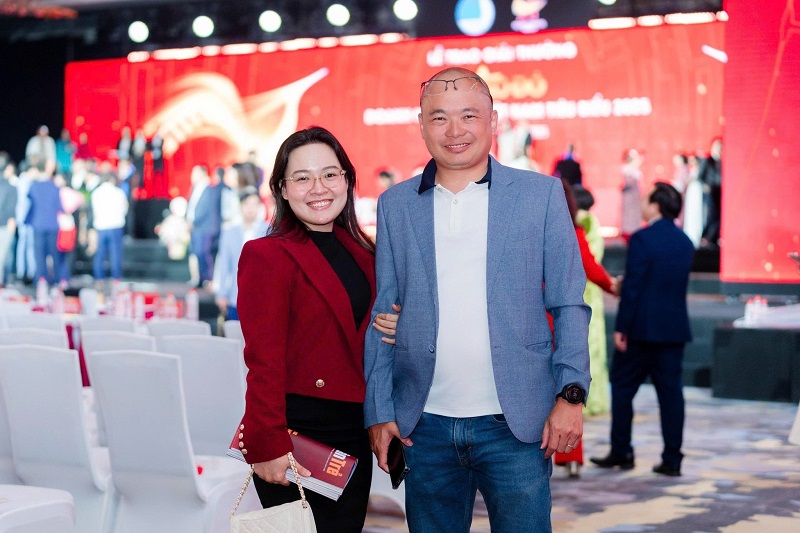Mắt kính BUTITAN