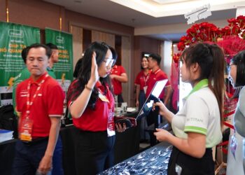 Cận 3.5 độ khi không có kính