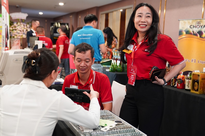 Mắt kính BUTITAN