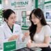 Đeo kính cận rẻ tiền có sao không