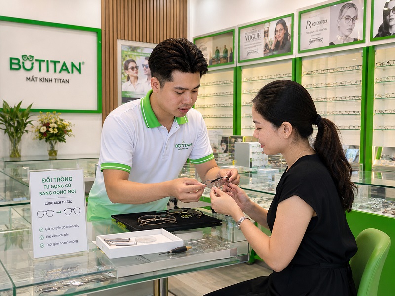 Đổi tròng từ gọng cũ sang gọng mới