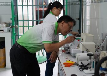 Hàn gọng kính kim loại bị gãy vết hàn cũ