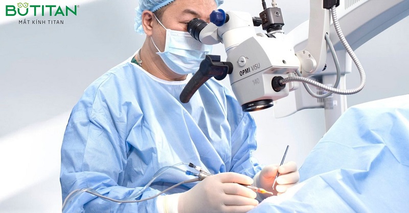 Mổ mắt lão thị