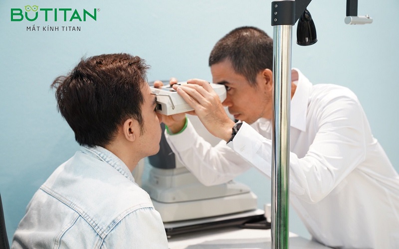 Bác sĩ mắt
