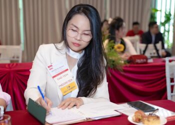 Mắt 5/10 là cận bao nhiêu độ