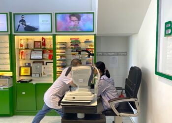 Mắt bị mờ do đâu