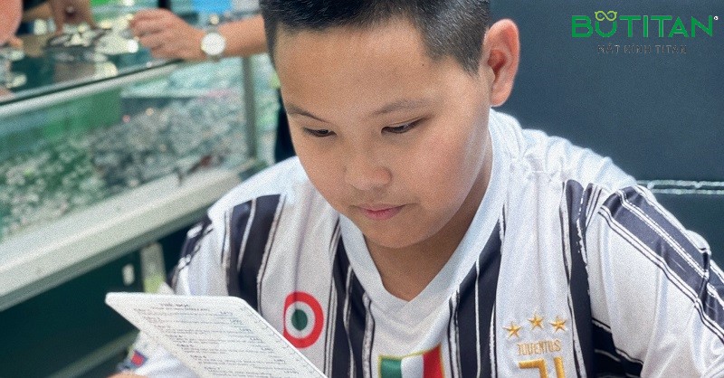 Tật khúc xạ mắt về mắt bao gồm