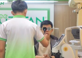 Mắt mờ bị bệnh gì