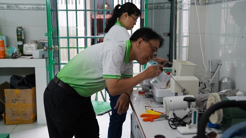 Mắt kính BUTITAN