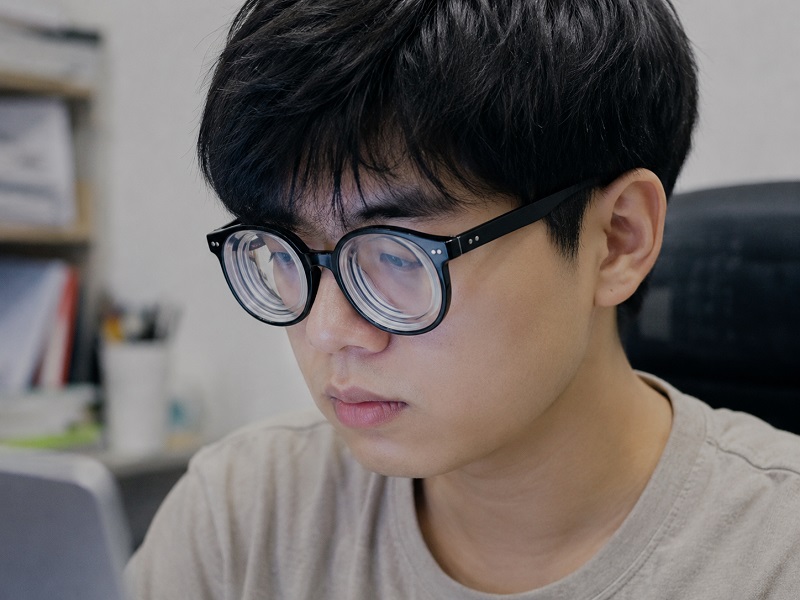 Độ cận nặng nhất