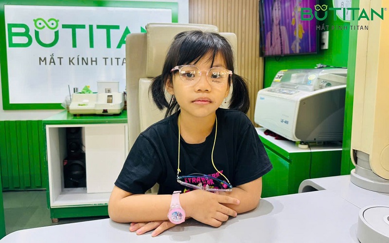 Mắt kính BUTITAN