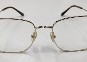 Kính bị gãy mối hàn ở giữa