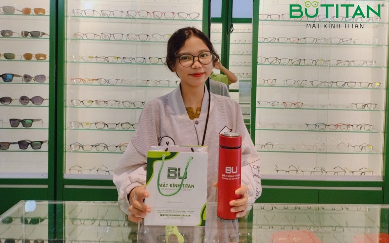 Mắt kính BUTITAN