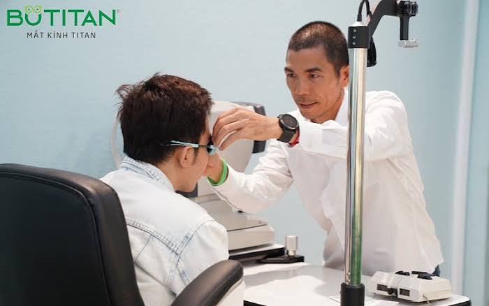 Kính loạn thị là thấu kính gì