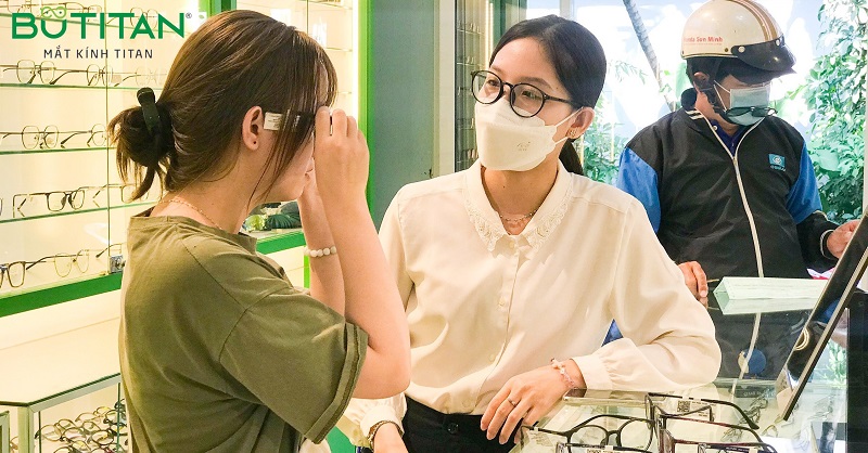 Loạn thị 1 bên mắt